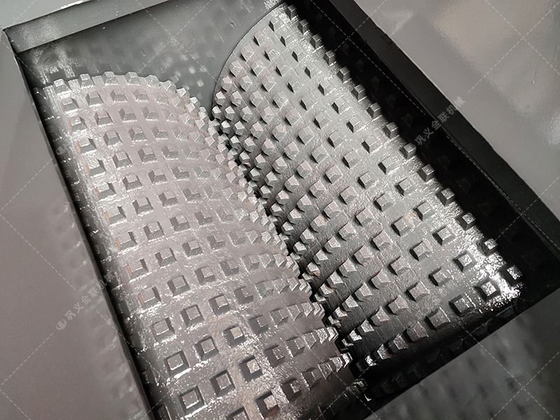 建筑垃圾处理为何首先选择双齿辊破碎机？这3个优势太明显！